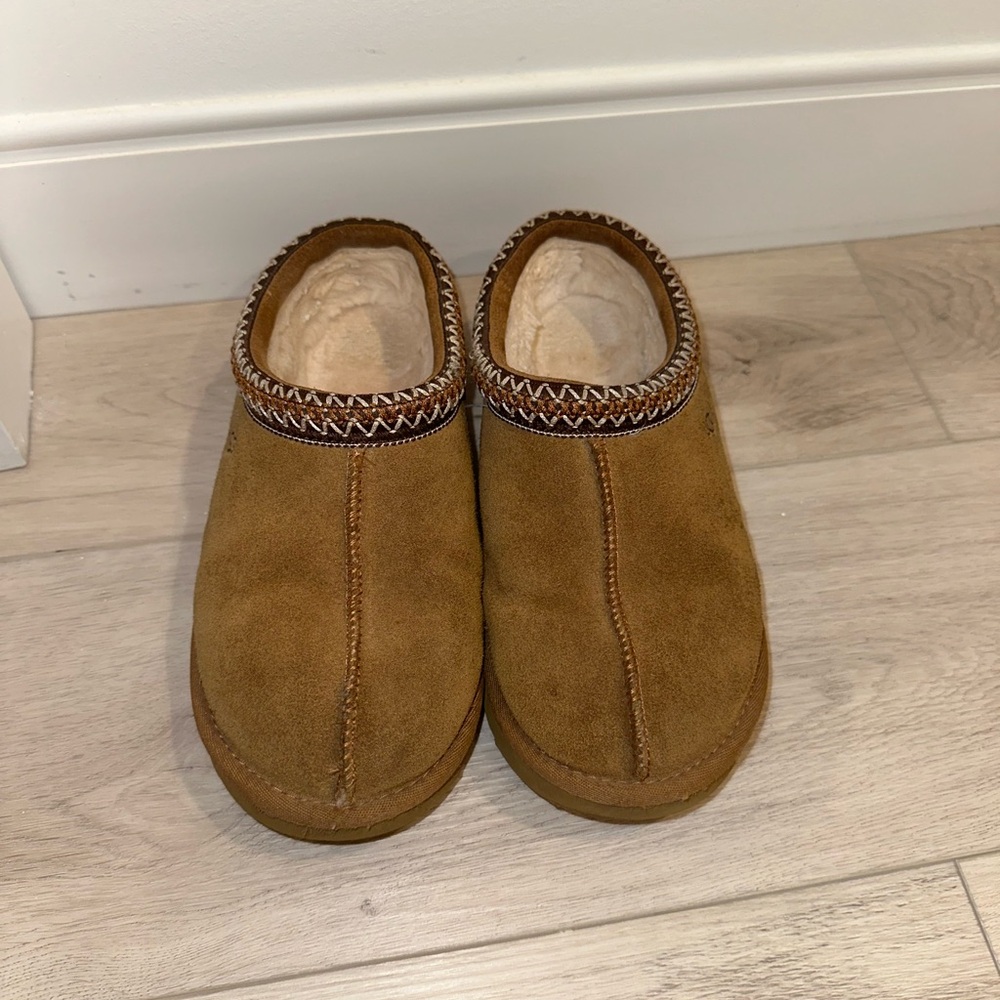 UGG Tasman